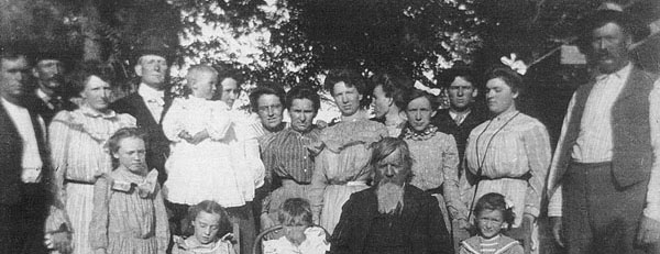 Photo of Felix Coats and family
