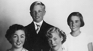 From left to right: Phyllis, William, Doris, Roberta. Taken around 1935.